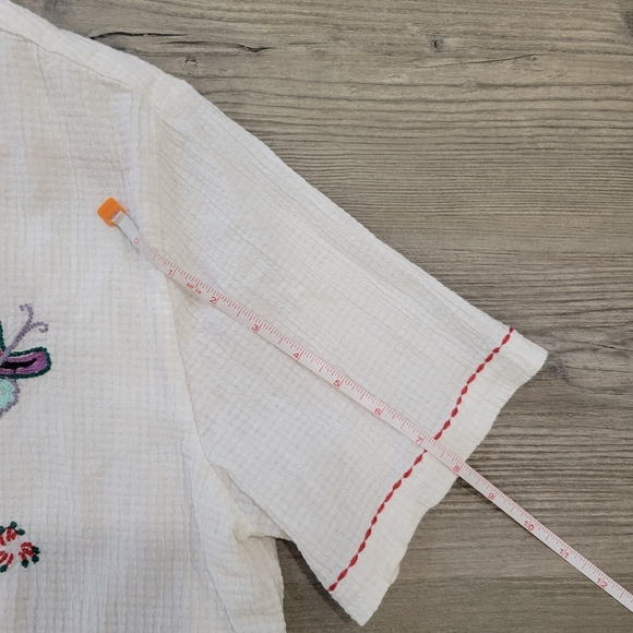 Urban Outfitters White Embroidered Cropped Top Size Medium - Picture 5 of 11